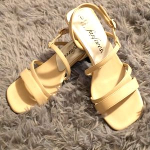 Fanfares Ladies nude color heels. Size 6
